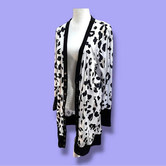 Black and White Cheetah Print Tunic Length Knit Cardigan or Duster L NWT - Picture 9 of 14
